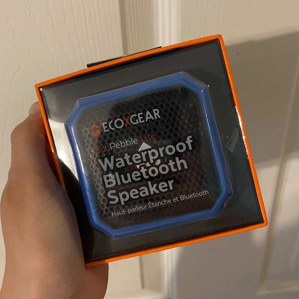 Waterproof Bluetooth speaker